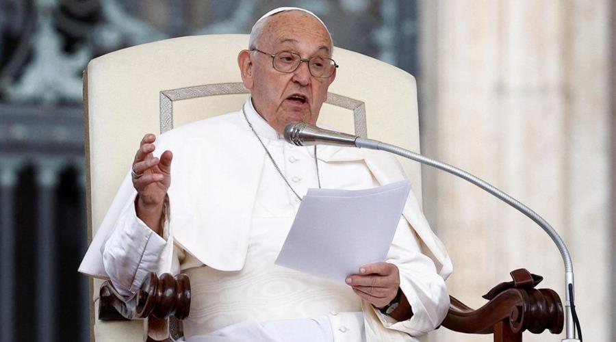 2024-05-27T192311Z_457823295_RC2JV7AEROBT_RTRMADP_5_POPE-LGBT-1024x685