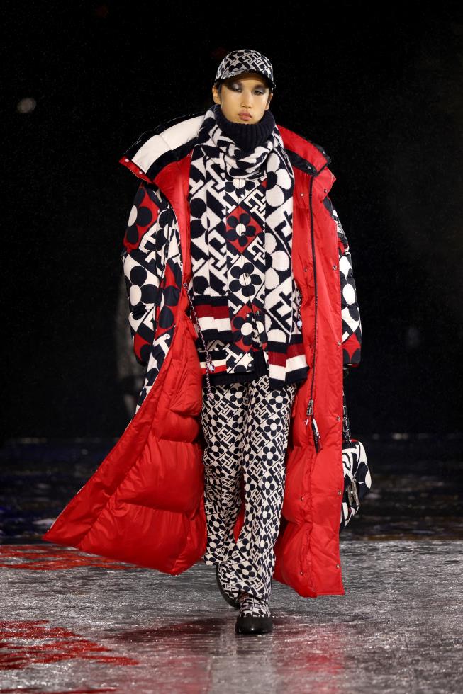 4323112644813196 TOMMYFACTORY FA22 Runway Look-71