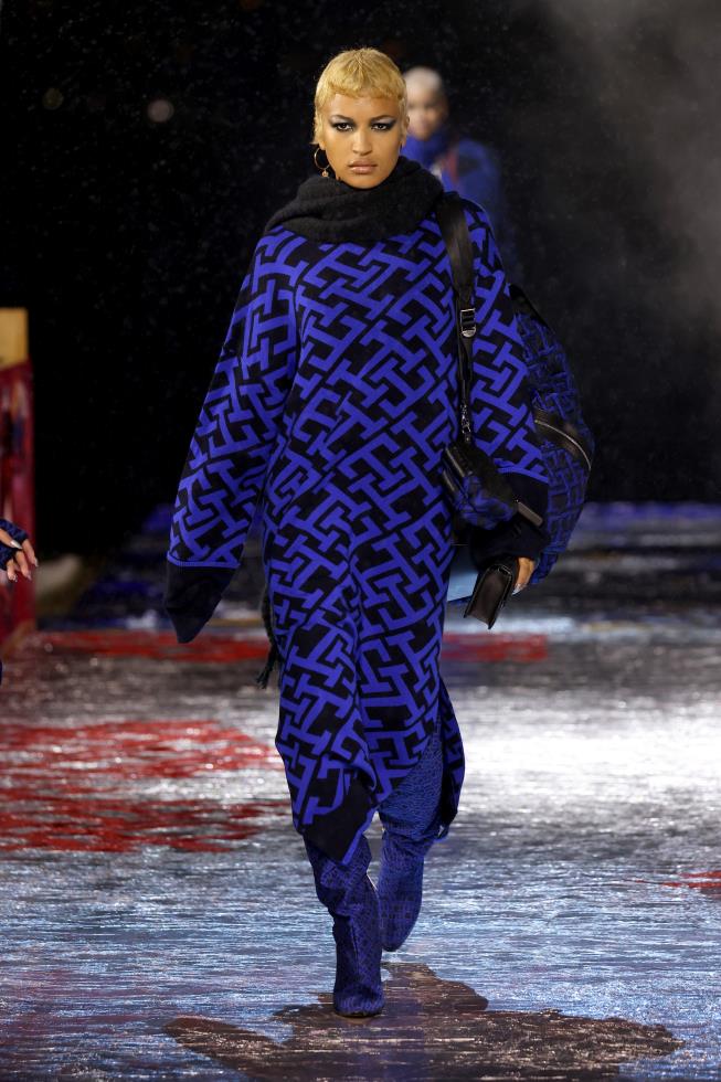 4323113114679172 TOMMYFACTORY FA22 Runway Look-37