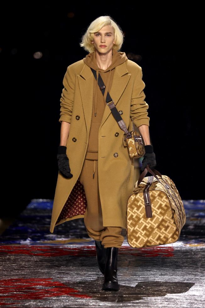 4323113223409778 TOMMYFACTORY FA22 Runway Look-51