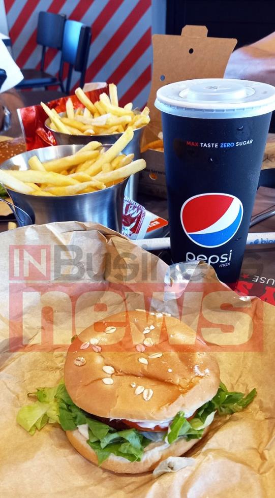 4322076632696856 0 4