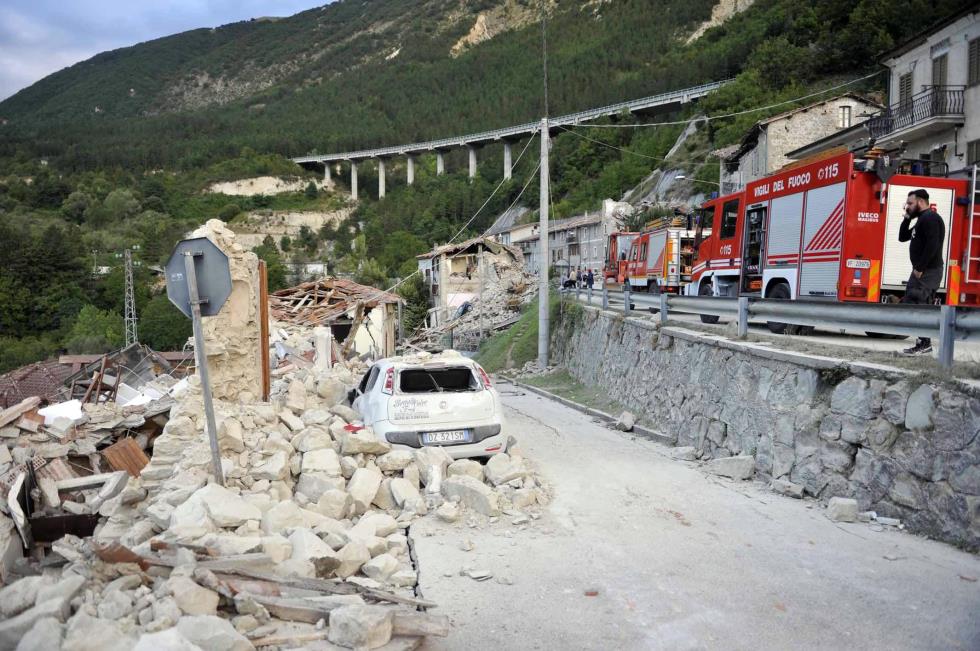6.2 magnitude earthquake hits central Italy - at least 21 dead