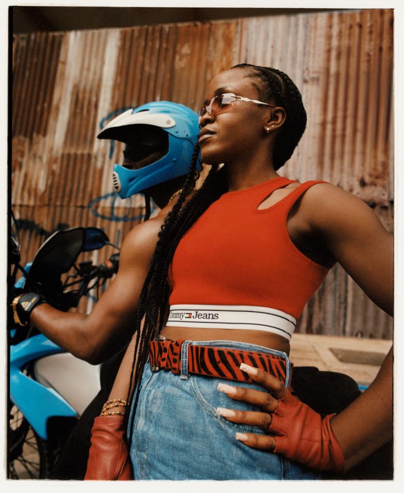 4359328942678681 FA22 TJ FIRE TJW BIKERS LOOK2 SHOT1 300 39L