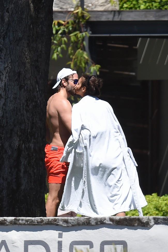 Irina Shayk and Bradley Cooper spotted al Lake Garda