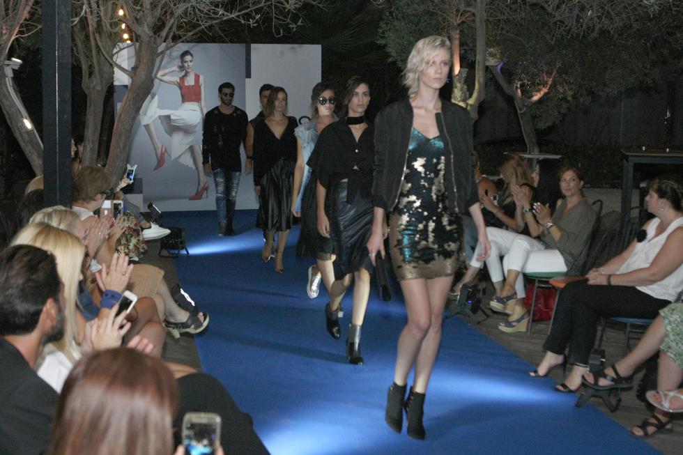 Πλάνο από την επίδειξη μόδας 