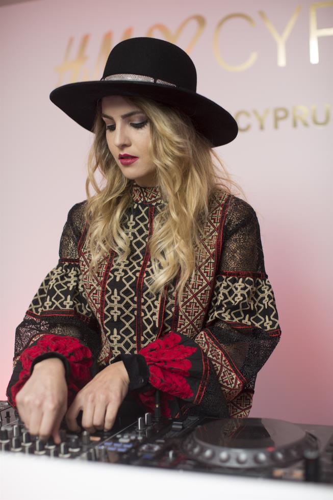 H dj Xenia Ghali