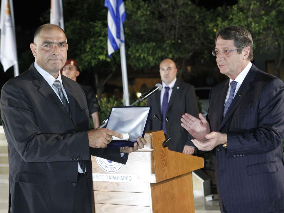 ΠΡΟΕΔΡΟΣ ΔΗΜΟΚΡΑΤΙΑΣ - ΑΠΟΚΑΛΥΠΤΗΡΙΑ ΜΝΗΜΕΙΟΥ «ΕΟΚΑ 55-’59»