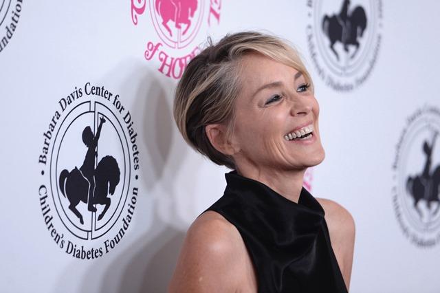 671812745DF00064_2016_Carou