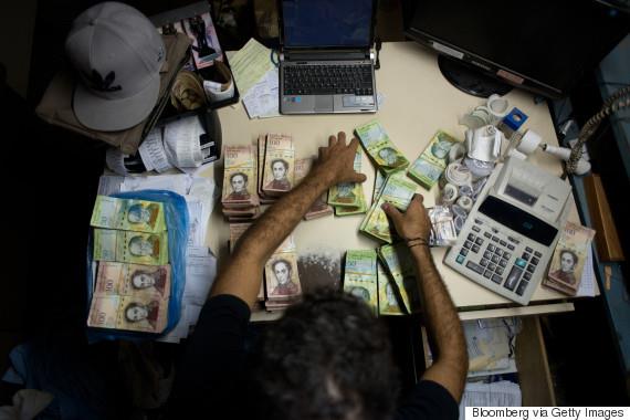 Tired of Counting Piles of Cash, Venezuelans Start Weighing Them