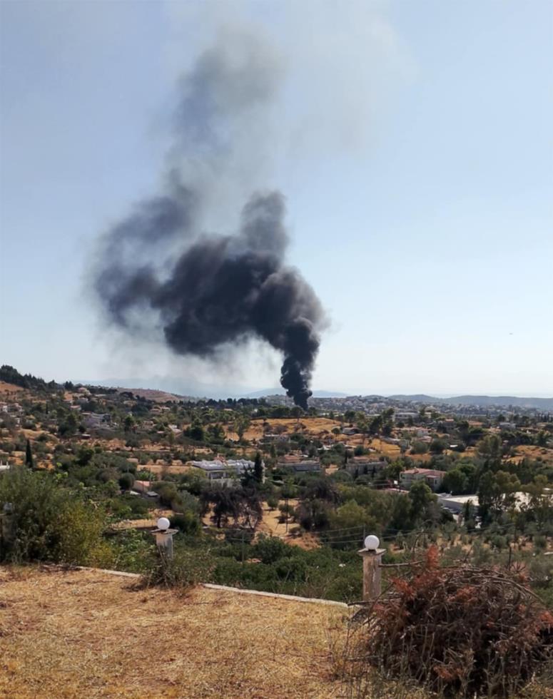 Πυρκαγιά στο μουσικό σχολείο Παλλήνης στην Ελλάδα-Μεγάλη κινητοποίηση της Πυροσβεστικής Πυρκαγιά στο μουσικό σχολείο Παλλήνης στην Ελλάδα-Μεγάλη κινητοποίηση της Πυροσβεστικής