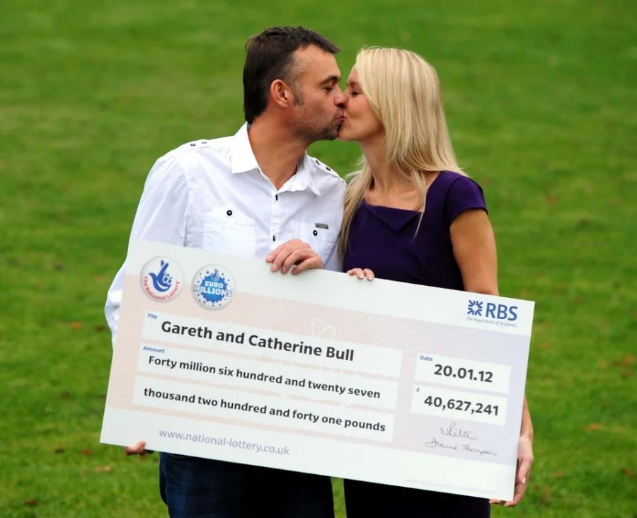 5264198196060401 Gareth-Catherine-Bull