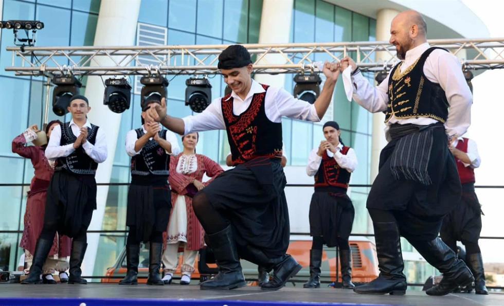 5308140189352119 image