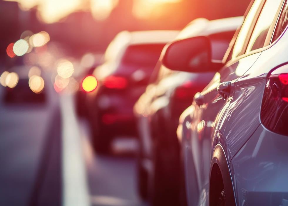 5312244460712643 highway-jam-with-multiple-vehicles-stopped-line-rush-hour (1)