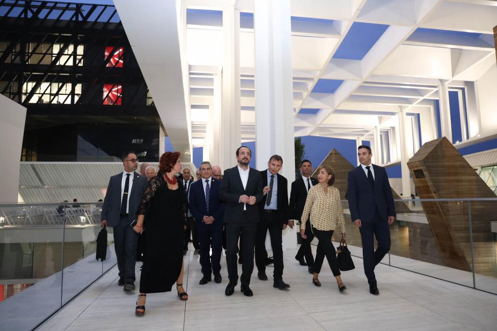 5316057863965447 image