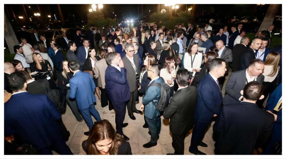 5320832002762664 MixCollage-11-Nov-2025-08-56-AM-403