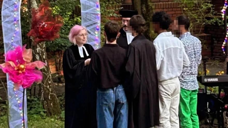 5322050097041523 image