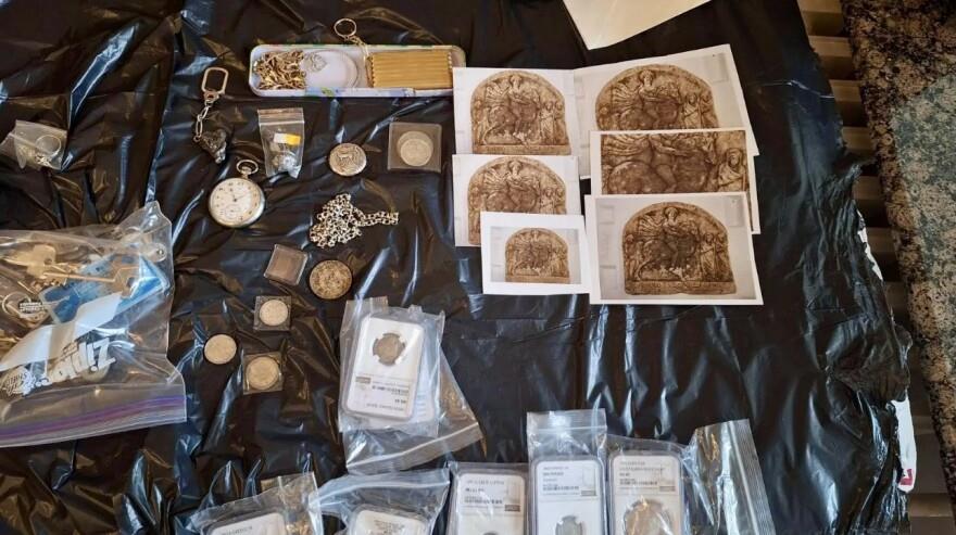 5329042185576532 image