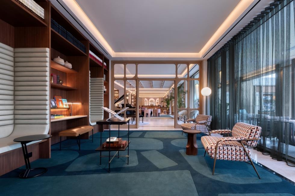 5338112544258514 The Landmark Nicosia LIBRARY