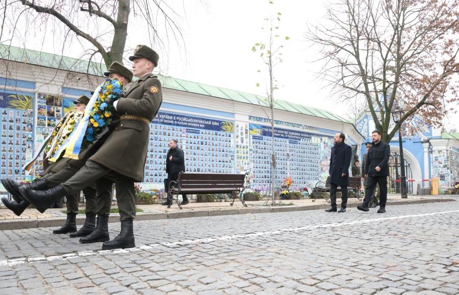 5340966906838832 PRwall-5-6931838defaef