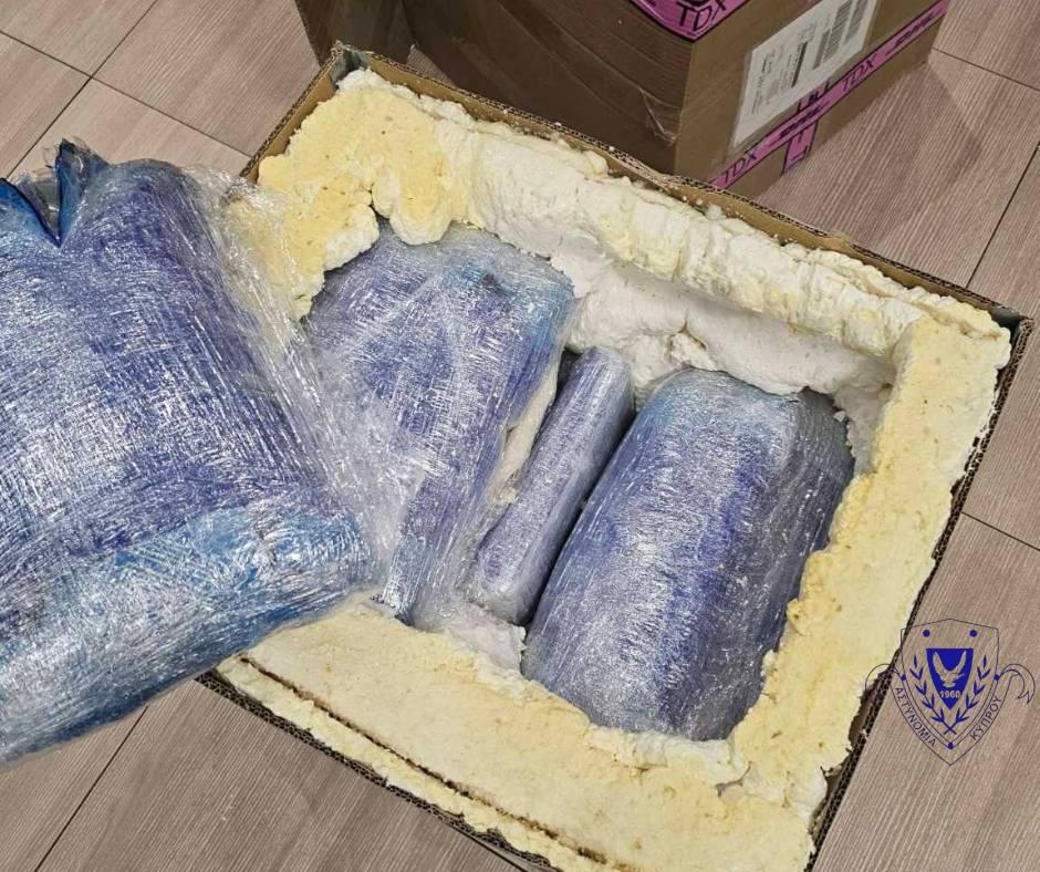 Κατασχέθηκαν σχεδόν δέκα κιλά κάνναβη και άλλα δυόμιση κιλά κοκαΐνη στη Λεμεσό-Χειροπέδες σε δύο πρόσωπα