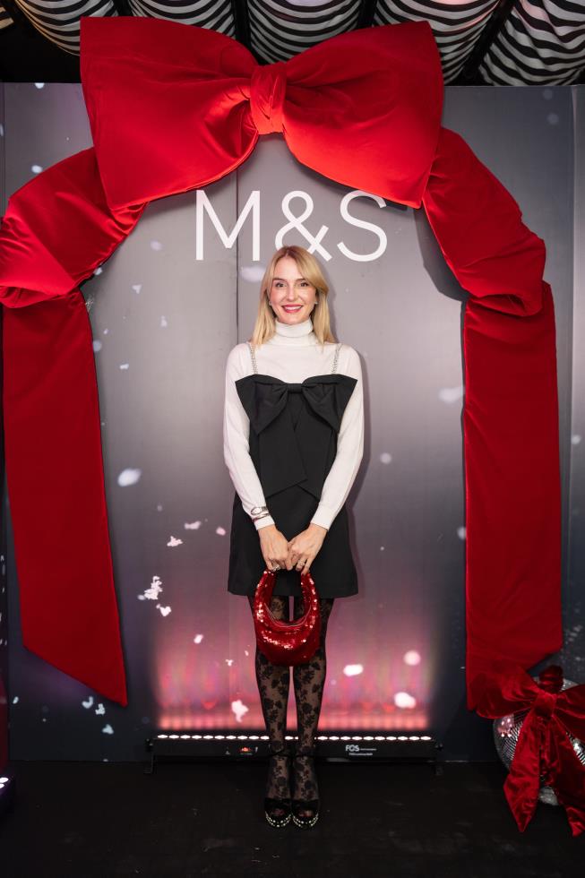 5346057832551397 M&S - CHRISTMAS 2025 - PHOTOWALL (23) - Copy