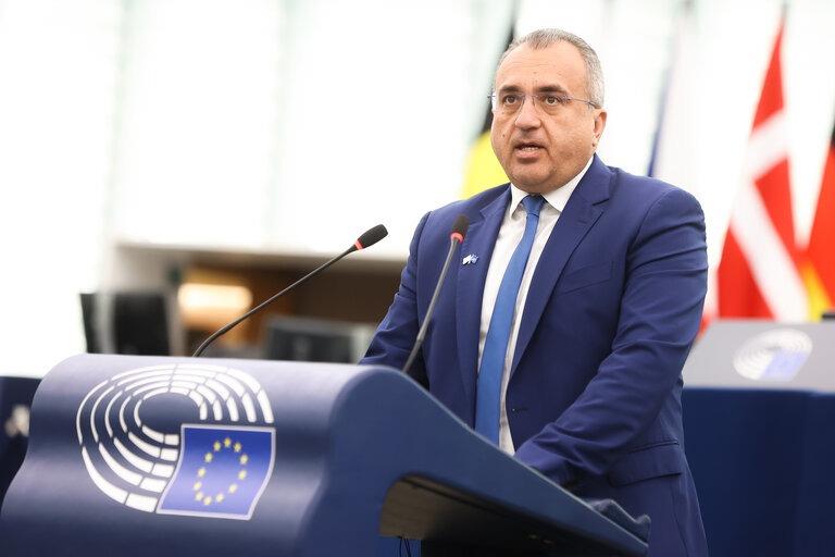 5347757811030827 WhatsApp Image 2025-12-12 at 12.04.28