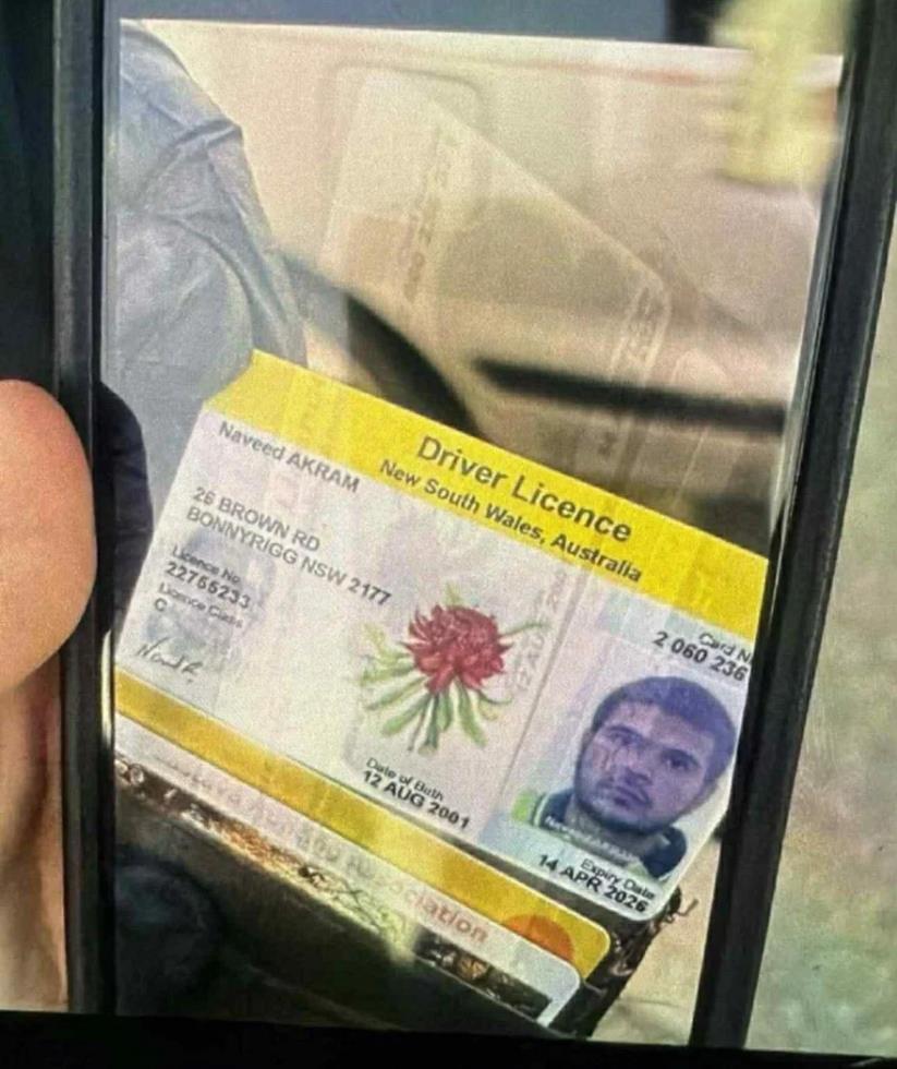 Στους 12 οι νεκροί από την τρομοκρατική επίθεση σε εβραϊκή γιορτή στο Σίδνεϊ-Πολίτης ήρωας αφόπλισε ένα εκ των δραστών