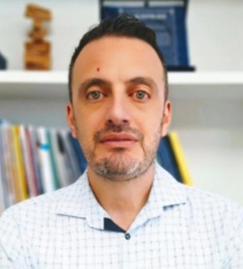 5351966843094903 cats