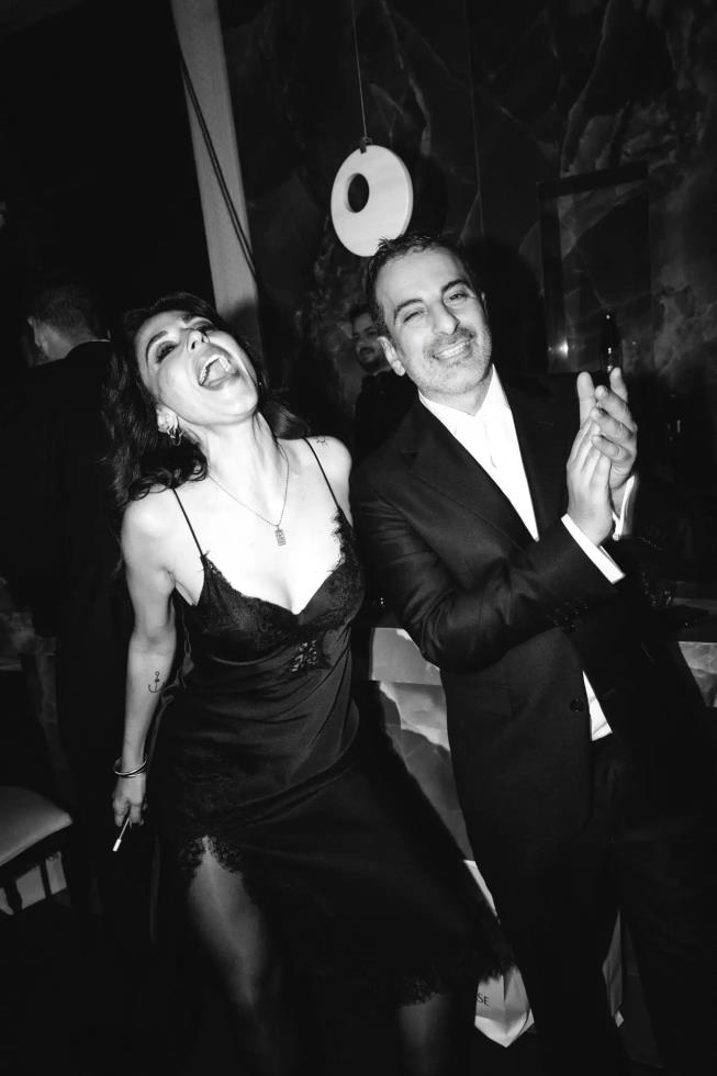 5371825809180385 image