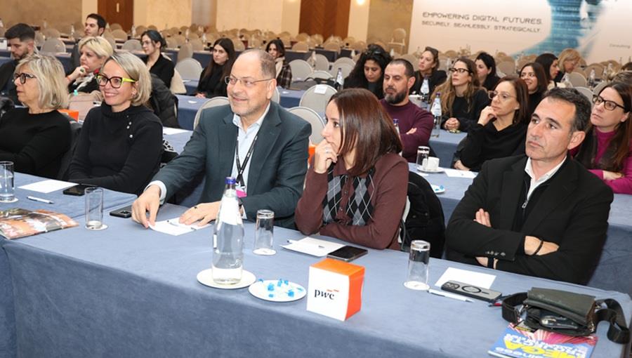 5382269235759990 people5