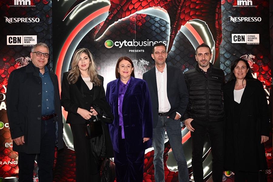 5407705188695715 people17