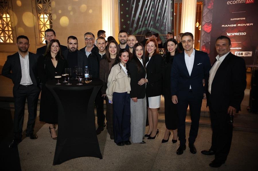 5407705237133623 people2