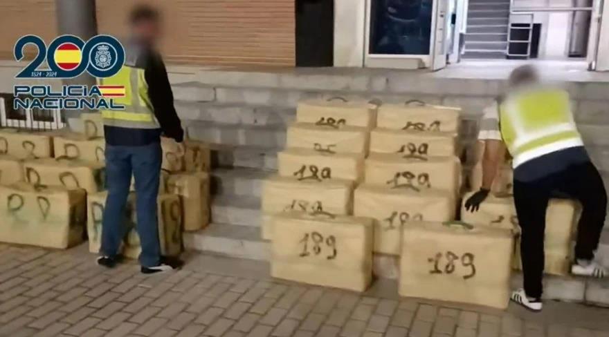 5442192464880324 image