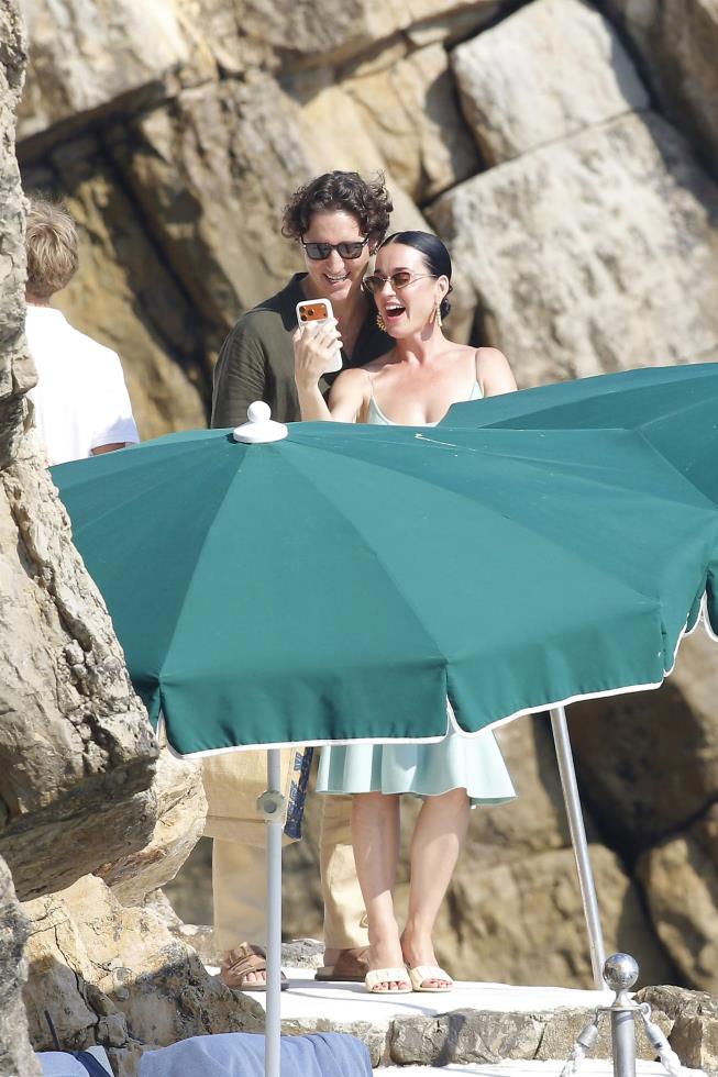 5547284388256176 image