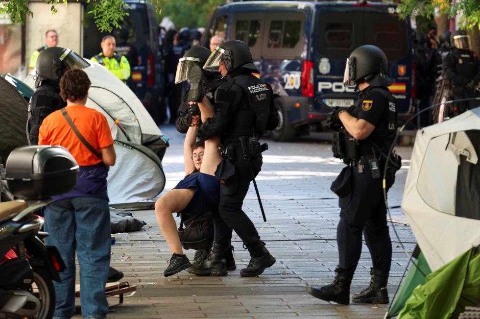 5594893668415294 2026-09-23T113756Z 1805312057 RC2XONAVWW4K RTRMADP 3 SPAIN-HOUSING-scaled