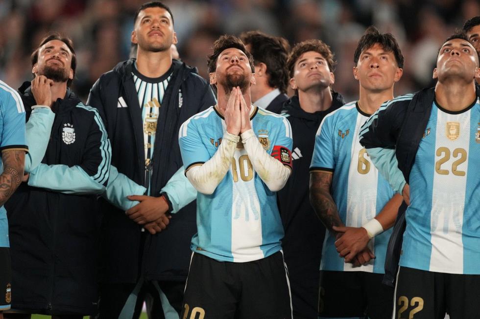 5605921435902536 messi-sigkinis2-full