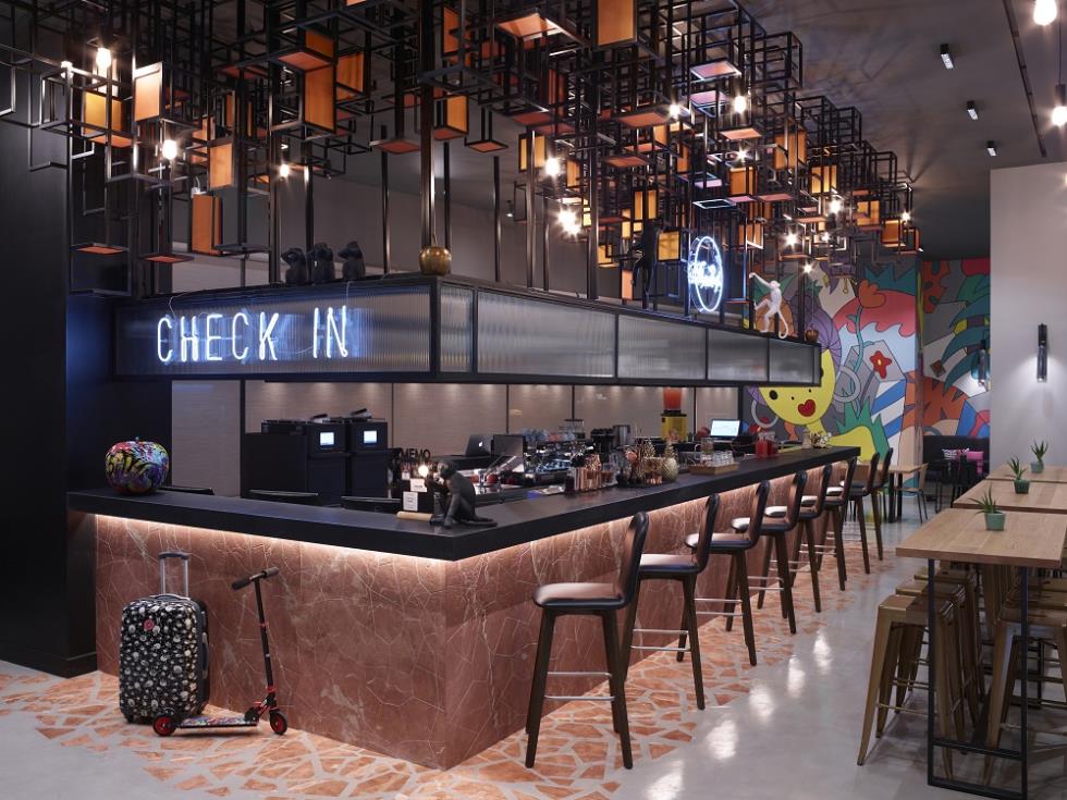 5613820353247636 Moxy Athens City84613