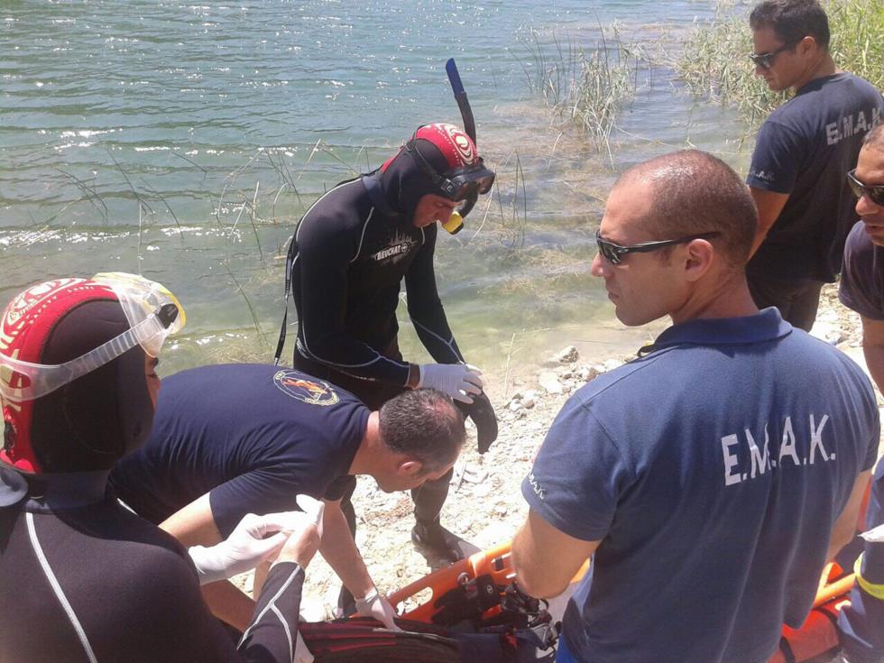 ΝΕΚΡΟΣ ΑΝΑΣΥΡΘΗΚΕ ΡΟΥΜΑΝΟΣ ΑΠΟ ΤΟ ΦΡΑΓΜΑ ΣΤΟ ΠΑΡΑΜΑΛΙ