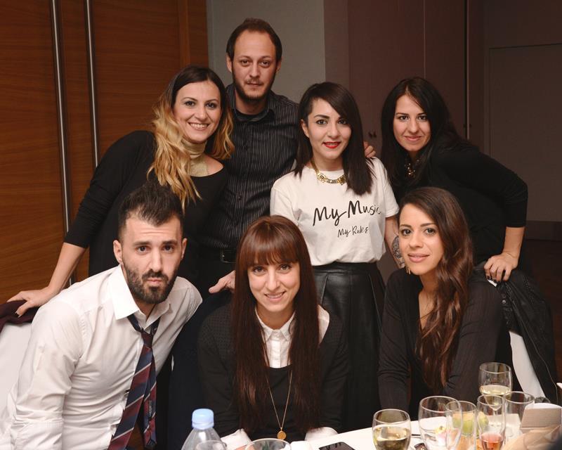 Ο Σάββας Σάββα, η Άννα Θεοδοσίου, η Donna Ανδρέου, η Αλεξία Πέτρου, η Στέφανη Ανδρέου, ο Γιώργος Γιαμιαδάκης και η Μαρία Βασιλείου