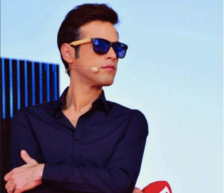 ΜΕΝΙΟΣ ΦΟΥΡΘΙΩΤΗΣ