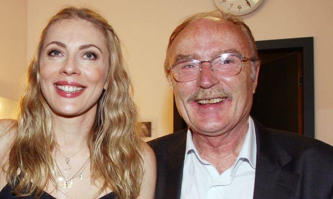 Σμαράγδα Καρύδη NTINOΣ ΚΑΡΥΔΗΣ