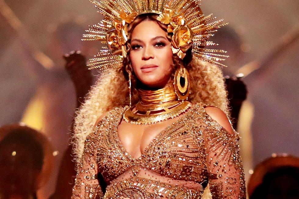 The 59th GRAMMY Awards - Roaming Show