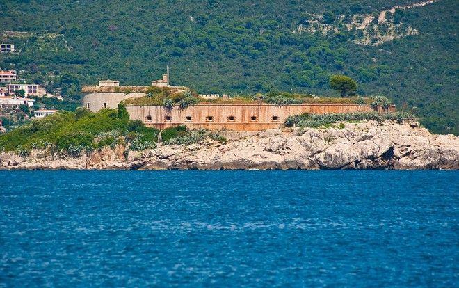 στρατόπεδο συγκέντρωσης 4