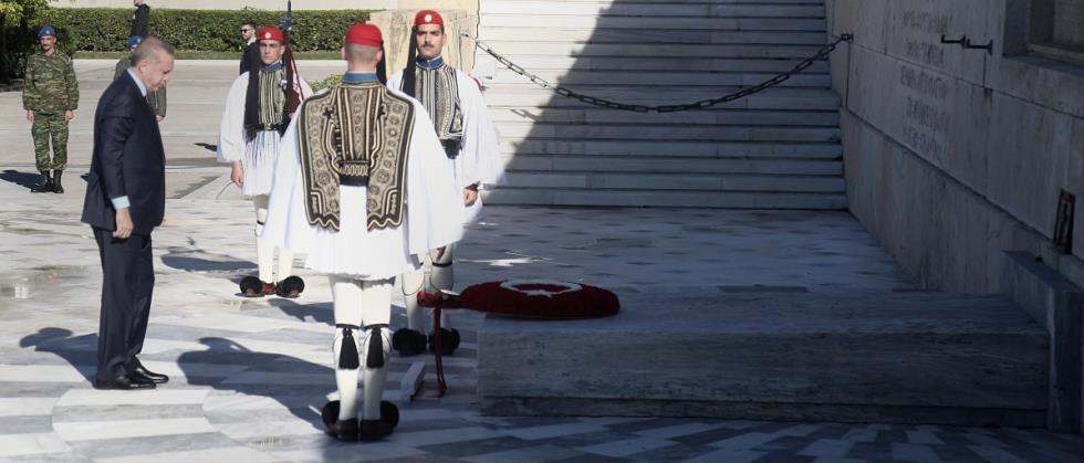 ΠΡΟΕΔΡΟΣ ΤΗΣ ΤΟΥΡΚΙΑΣ ΕΡΝΤΟΓΑΝ ΡΕΤ.Τ. ΕΠΙΣΚΕΨΗ ΣΤΗΝ ΑΘΗΝΑ ΚΑΤΑΘΕΣΗ ΣΤΕΦΑΝΟΥ