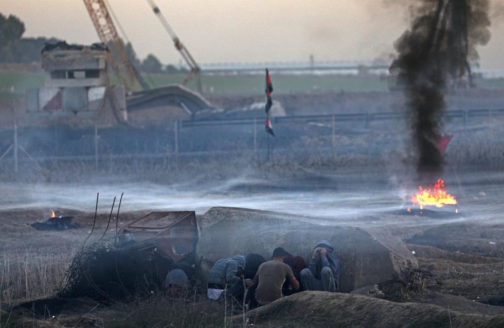 Clashes between protestors and IDF in Gaza City