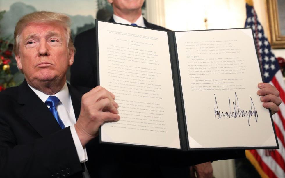 Trump recognizes Jerusalem as Israels capital, announces plan to move embassy there