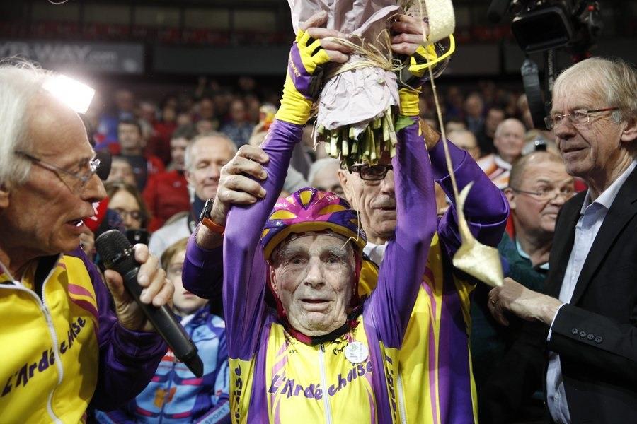 Robert Marchand sets cycling record at age 105