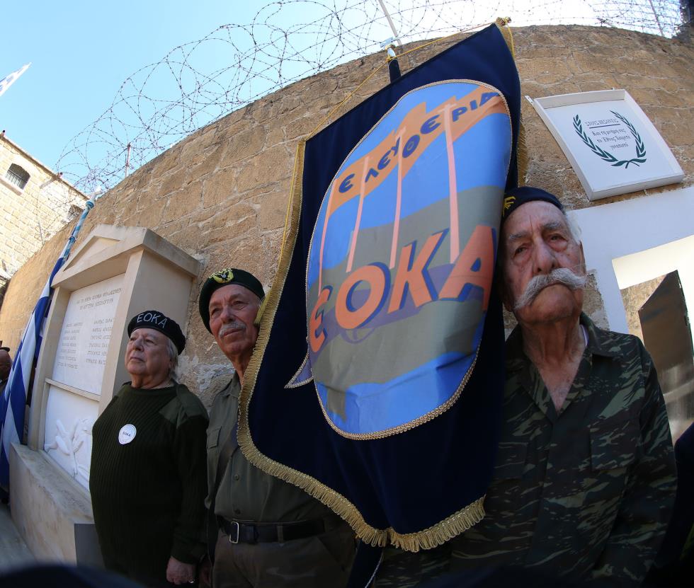 ΠΡΟΕΔΡΟΣ ΔΗΜΟΚΡΑΤΙΑΣ - ΚΑΤΑΘΕΣΗ ΣΤΕΦΑΝΩΝ ΣΤΑ ΦΥΛΑΚΙΣΜΕΝΑ ΜΝΗΜΑΤΑ
