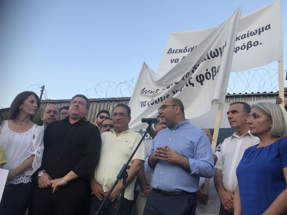 ΠΟΡΕΙΑ ΔΙΑΜΑΡΤΥΡΙΑΣ ΛΑΡΝΑΚΑΣ - ΛΙΒΑΔΙΩΝ ΓΙΑ ΜΕΤΑΚΙΝΗΣΗ ΠΕΤΡΕΛΑΙΟΕΙΔΩΝ