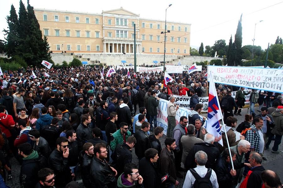 ΑΓΡΟΤΕΣ ΣΥΓΚΕΝΤΡΩΣΗ ΔΙΑΜΑΡΤΥΡΙΑΣ ΣΤΟ ΣΥΝΤΑΓΜΑ